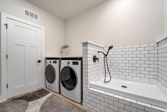 N57W20799 Dunbar COURT, Menomonee Falls, WI 53051