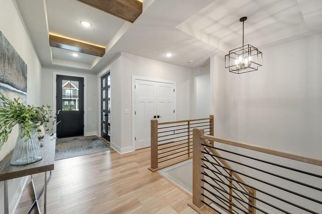 N57W20799 Dunbar COURT, Menomonee Falls, WI 53051