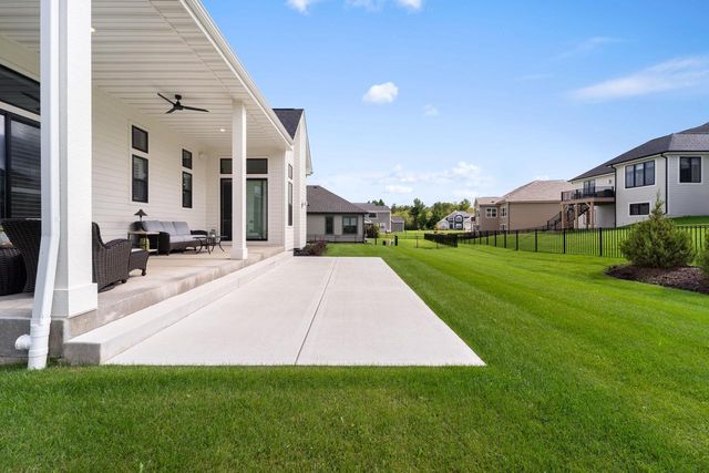 N57W20799 Dunbar COURT, Menomonee Falls, WI 53051