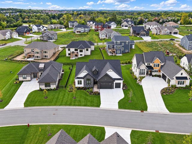 N57W20799 Dunbar COURT, Menomonee Falls, WI 53051