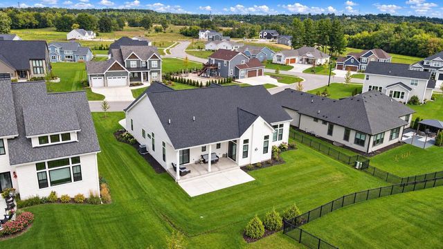 N57W20799 Dunbar COURT, Menomonee Falls, WI 53051