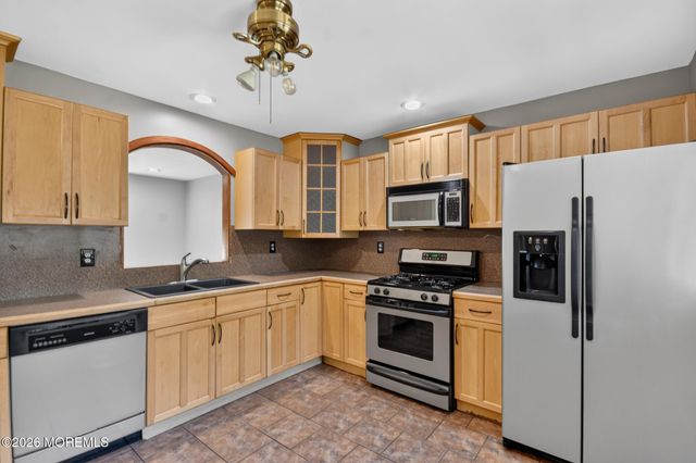 40 Annapolis Road, Toms River, NJ 08757