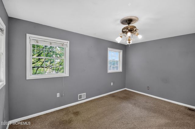 40 Annapolis Road, Toms River, NJ 08757