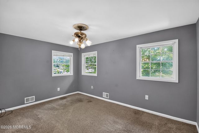 40 Annapolis Road, Toms River, NJ 08757