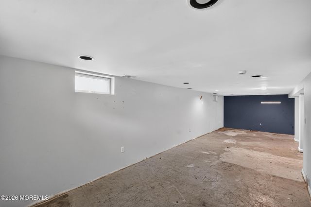 40 Annapolis Road, Toms River, NJ 08757
