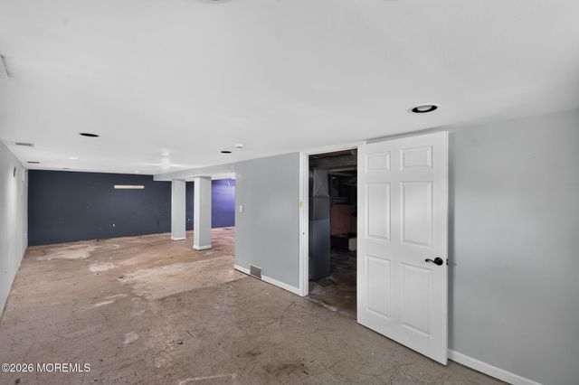 40 Annapolis Road, Toms River, NJ 08757