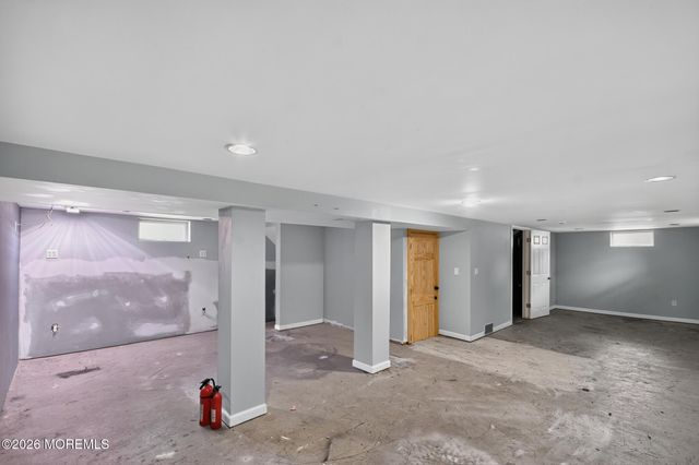 40 Annapolis Road, Toms River, NJ 08757