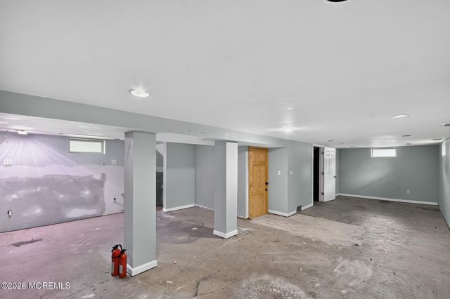 40 Annapolis Road, Toms River, NJ 08757