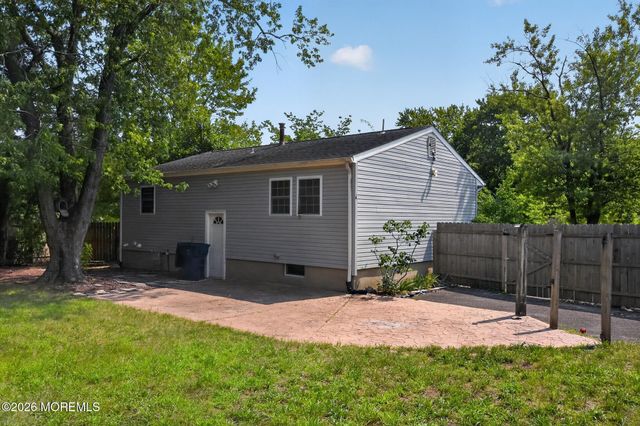 40 Annapolis Road, Toms River, NJ 08757