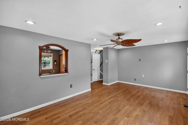 40 Annapolis Road, Toms River, NJ 08757