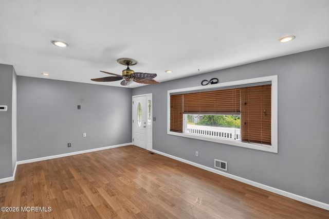 40 Annapolis Road, Toms River, NJ 08757