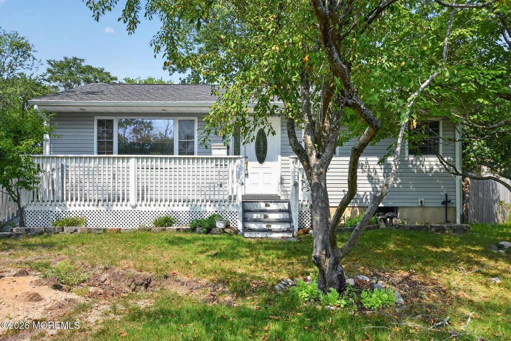 40 Annapolis Road, Toms River, NJ 08757