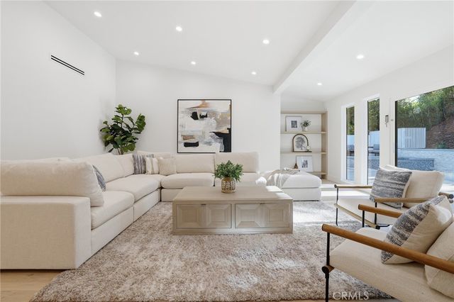 4615 El Caballero Drive, Tarzana, CA 91356