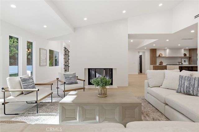 4615 El Caballero Drive, Tarzana, CA 91356