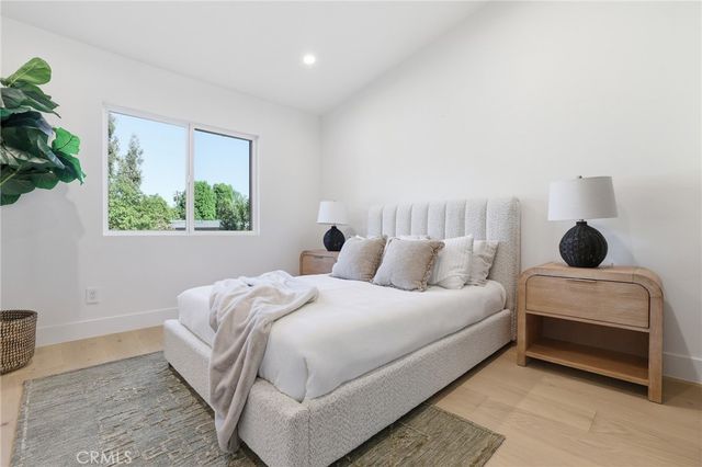 4615 El Caballero Drive, Tarzana, CA 91356