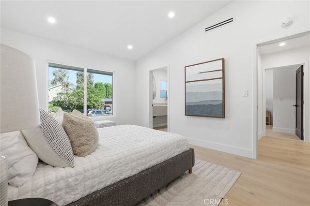 4615 El Caballero Drive, Tarzana, CA 91356