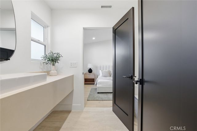 4615 El Caballero Drive, Tarzana, CA 91356