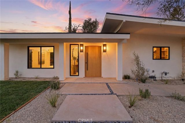 4615 El Caballero Drive, Tarzana, CA 91356