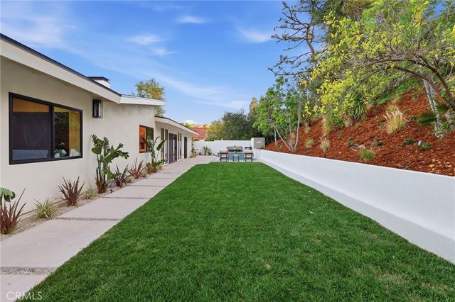 4615 El Caballero Drive, Tarzana, CA 91356