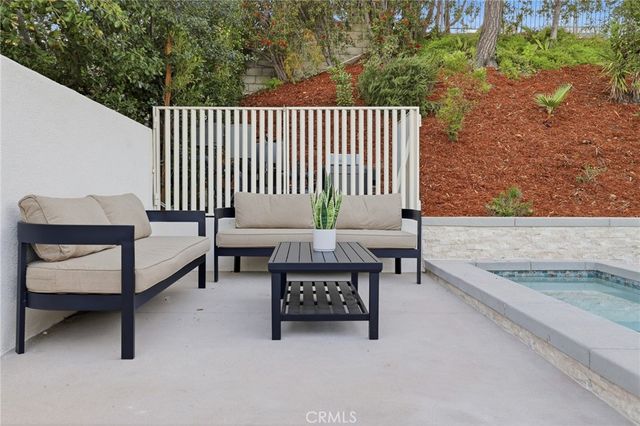 4615 El Caballero Drive, Tarzana, CA 91356