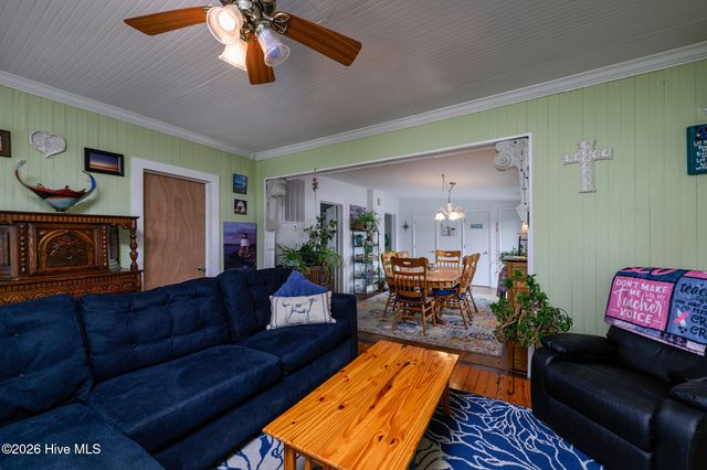 402 Hodges Street, Oriental, NC 28571