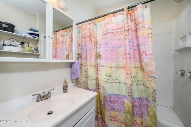 402 Hodges Street, Oriental, NC 28571