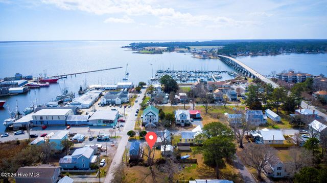 402 Hodges Street, Oriental, NC 28571