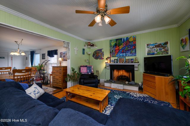 402 Hodges Street, Oriental, NC 28571