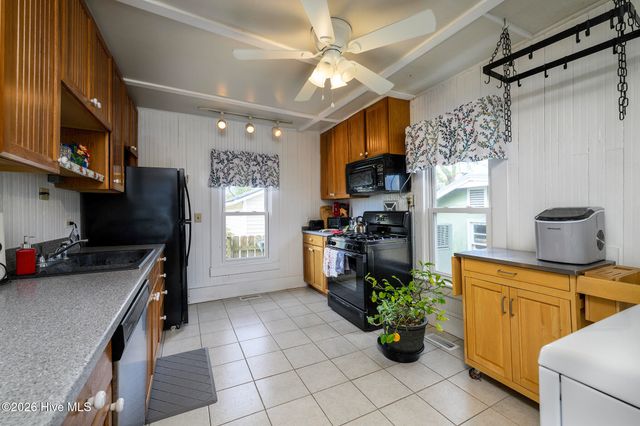 402 Hodges Street, Oriental, NC 28571