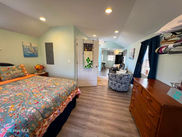 402 Hodges Street, Oriental, NC 28571