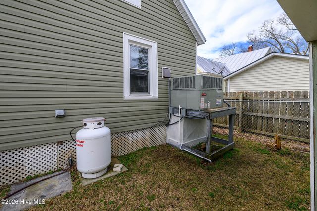 402 Hodges Street, Oriental, NC 28571