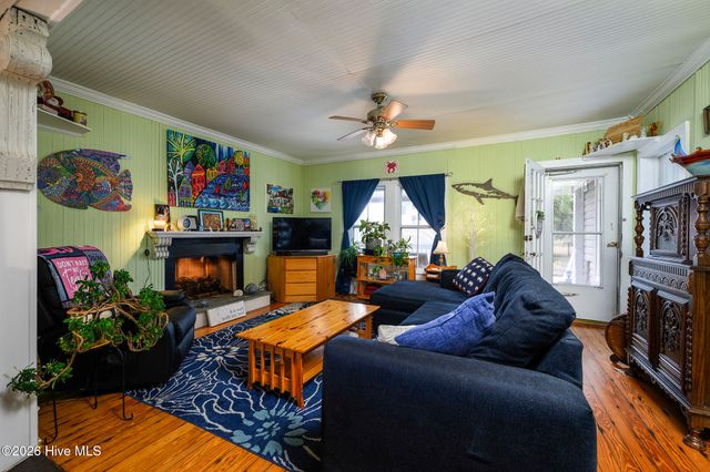 402 Hodges Street, Oriental, NC 28571