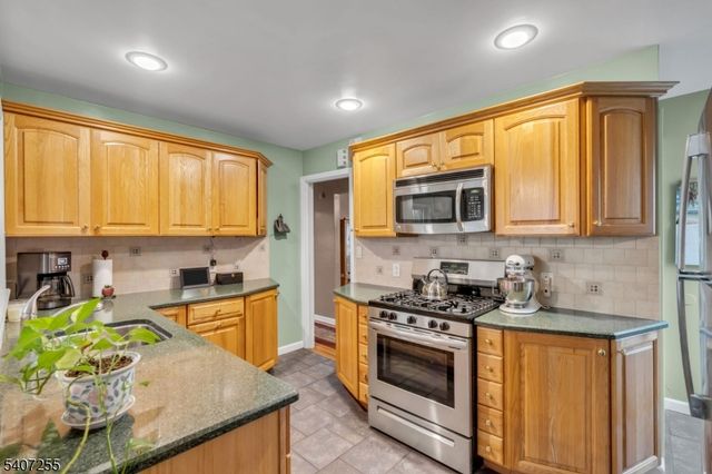 925 Woodland Ave, Union Twp., NJ 07083