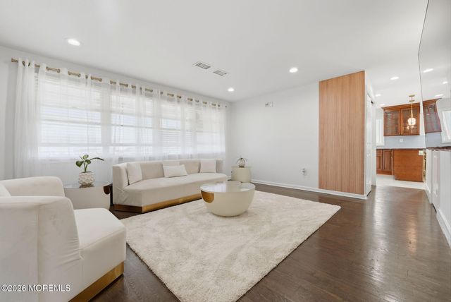 10 Minturn Road, Toms River, NJ 08753