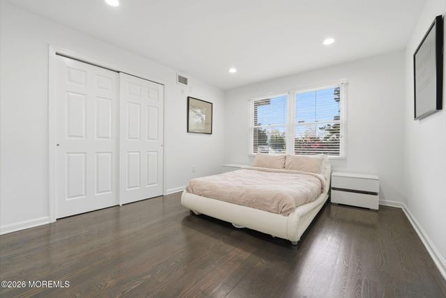 10 Minturn Road, Toms River, NJ 08753