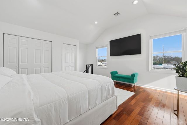10 Minturn Road, Toms River, NJ 08753
