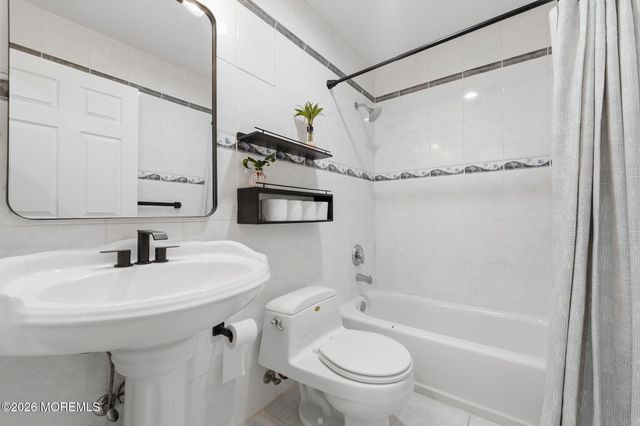 10 Minturn Road, Toms River, NJ 08753