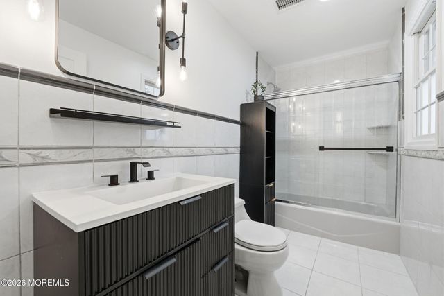 10 Minturn Road, Toms River, NJ 08753