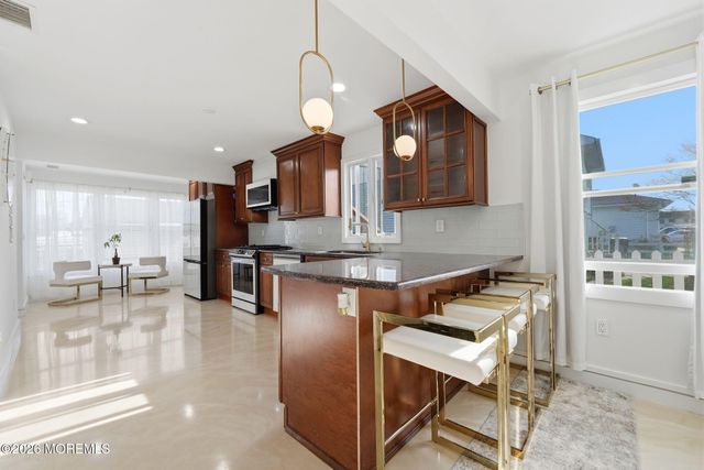 10 Minturn Road, Toms River, NJ 08753