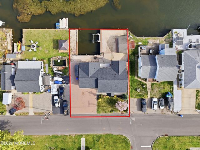 10 Minturn Road, Toms River, NJ 08753