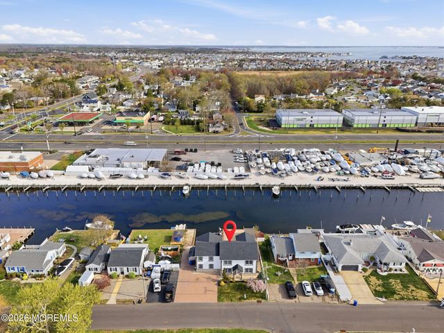 10 Minturn Road, Toms River, NJ 08753