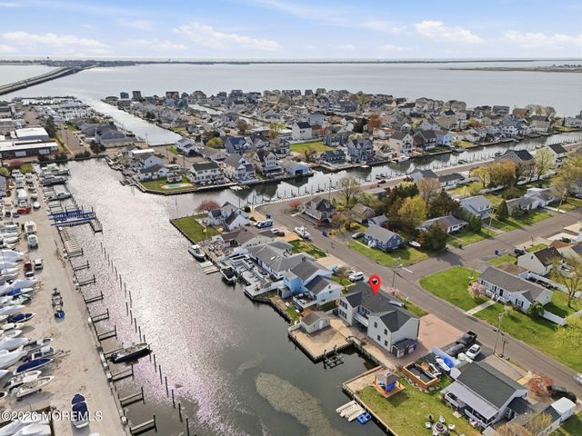 10 Minturn Road, Toms River, NJ 08753