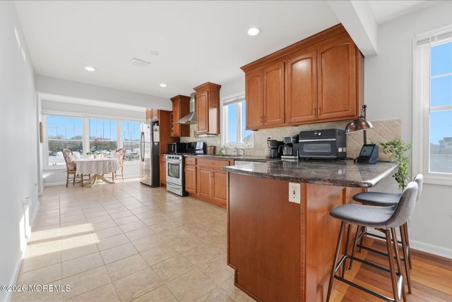 10 Minturn Road, Toms River, NJ 08753