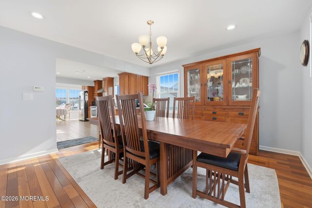 10 Minturn Road, Toms River, NJ 08753