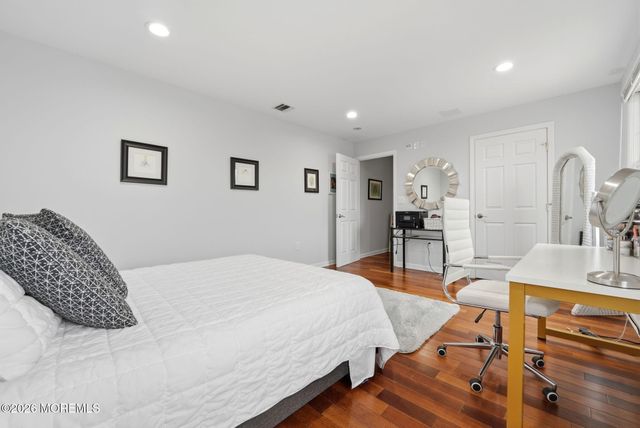 10 Minturn Road, Toms River, NJ 08753