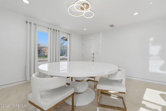 10 Minturn Road, Toms River, NJ 08753