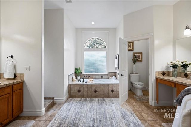 3129 S Silvertip Ln, Meridian, ID 83642