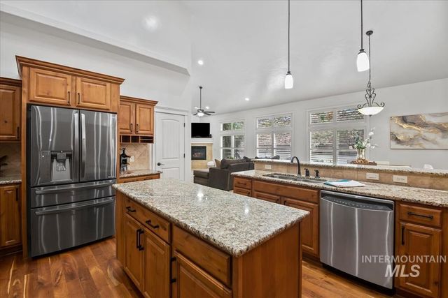 3129 S Silvertip Ln, Meridian, ID 83642