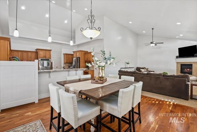 3129 S Silvertip Ln, Meridian, ID 83642