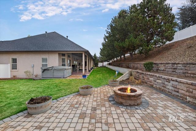 3129 S Silvertip Ln, Meridian, ID 83642